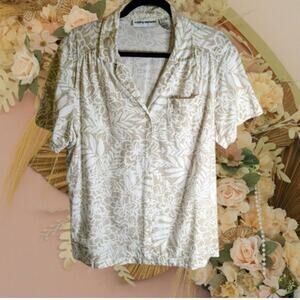 Cathy Daniels large short sleeve tan and white cotton blend button down shirt.